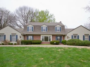 5244 Reinhardt Dr, Roeland Park, KS 66205