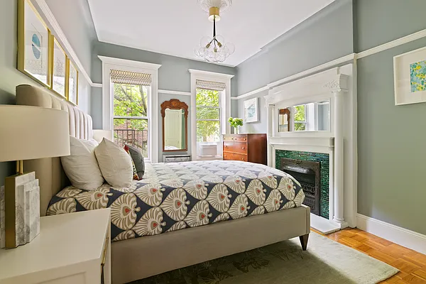 Sold by Compass | media 6