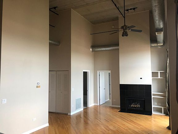 3rd image of 1735 W Diversey Pkwy APT 514
