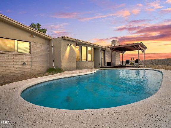2nd image of 6647 Mariposa Dr