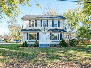 47 Chapmans Ave, Warwick, RI 02886