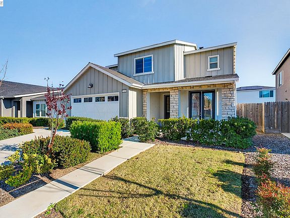 3rd image of 2419 Gabriel Dr