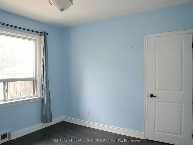 7 N Heights Rd — Photo 12