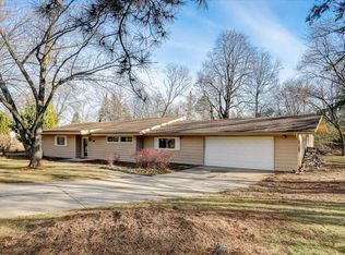 3330 Grandview Dr, Brookfield, WI 53005
