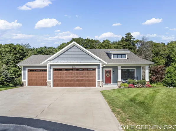6437 Copperleaf Ct #17, Holland, MI 49423