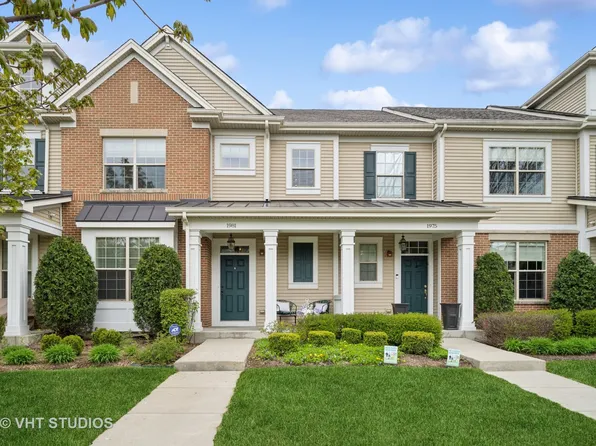 1981 Dauntless Dr, Glenview, IL 60026