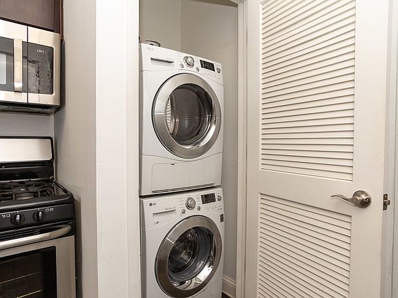 3rd image of 3251 N Damen Ave APT 2N