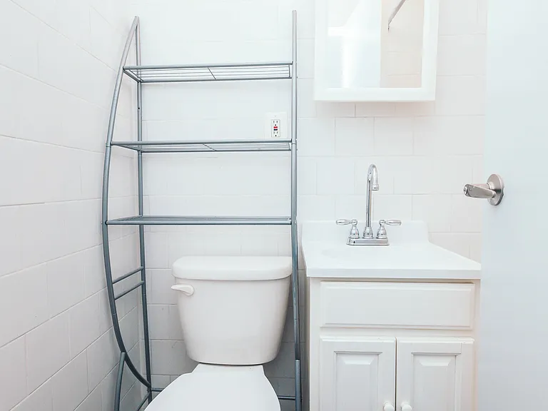 765 Macdonough St #1 — Photo 5