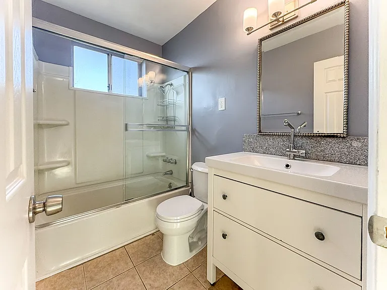 1138 Euclid St #1 — Photo 9