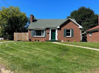 301 Rhodes Pl, New Castle, PA 16101