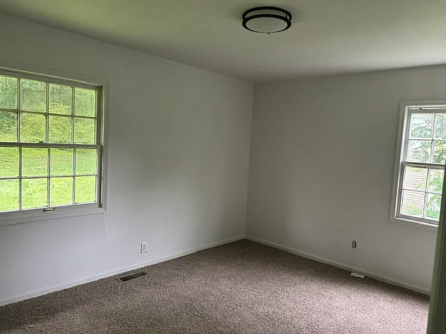 516 Welch Ave — Photo 5
