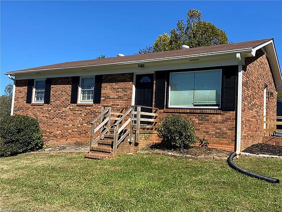 2nd image of 312 Woodcreek Dr