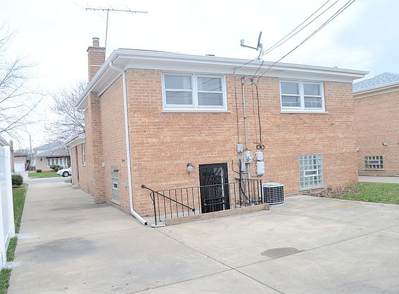 2nd image of 677 Muskegon Ave