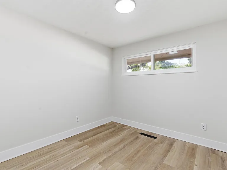 4731 Powell Rd — Photo 21