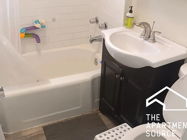 320 Lee St #1 — Photo 8