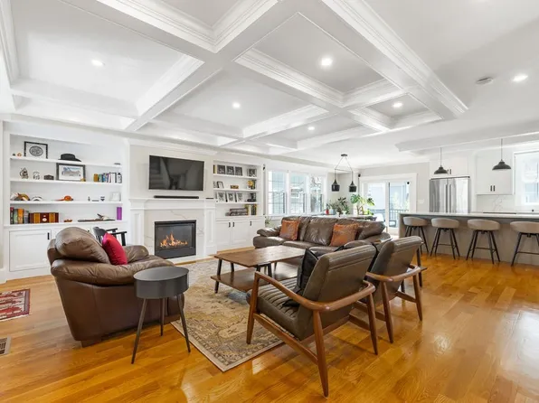 109 Child St #2, Boston, MA 02130
