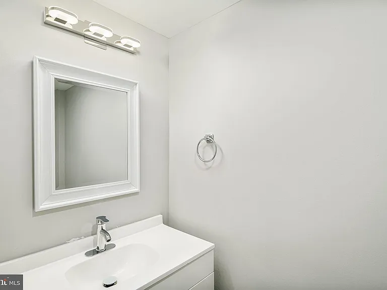 1443 N 8th St #5 — Photo 5