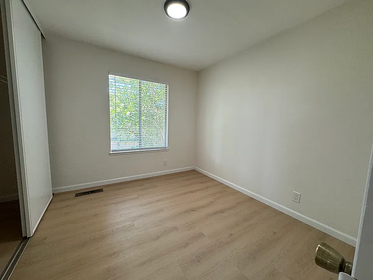 669 Balfour Dr — Photo 10