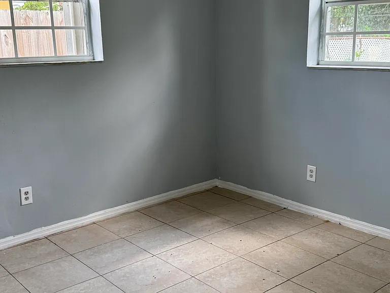 1740 SW 70th Way — Photo 14