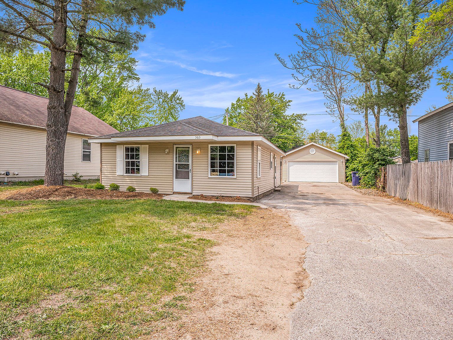 563 W 22nd St, Holland, MI 49423 Zillow