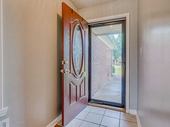 4th image of 1308 Custer Dr E
