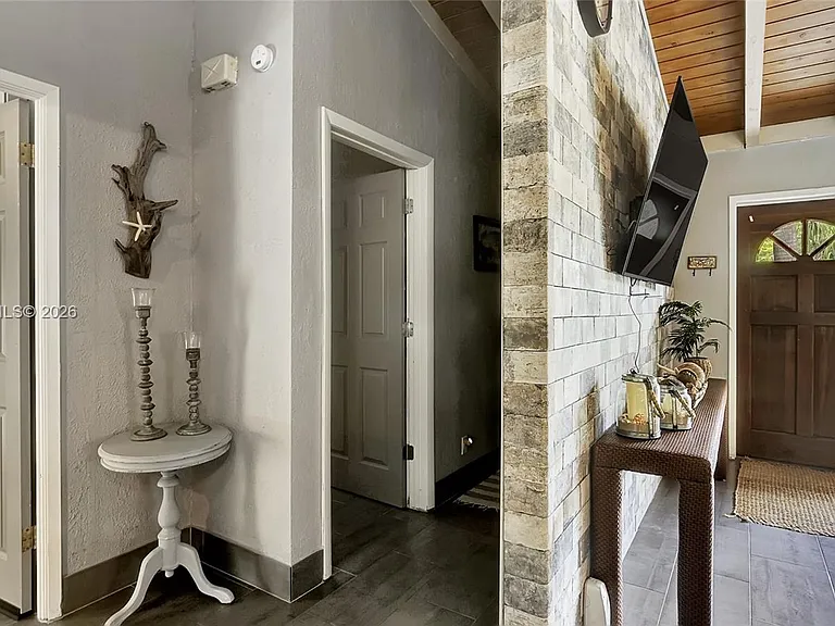 1521 SW 5th Ct — Photo 18