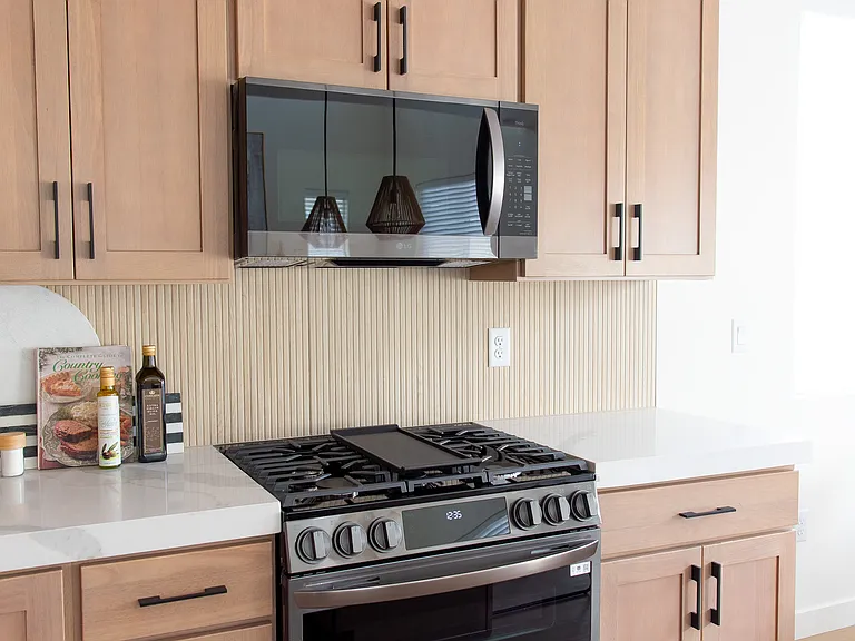 1802 W Drake Ln — Photo 14