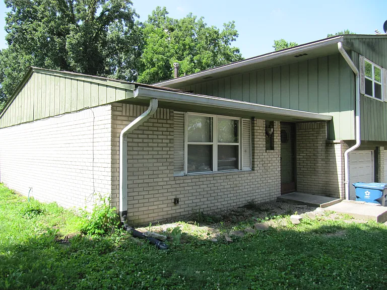 6525 Doris Dr — Photo 3