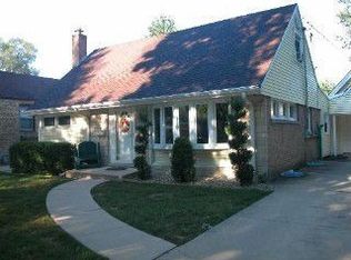 212 N Prospect Manor Ave, Mount Prospect, IL 60056