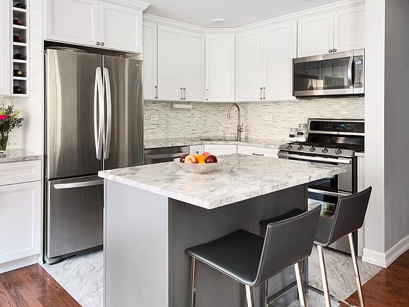 4th image of 137 E 36th St #2A