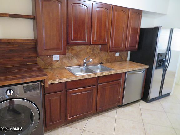 3rd image of 11002 W OAKMONT Drive