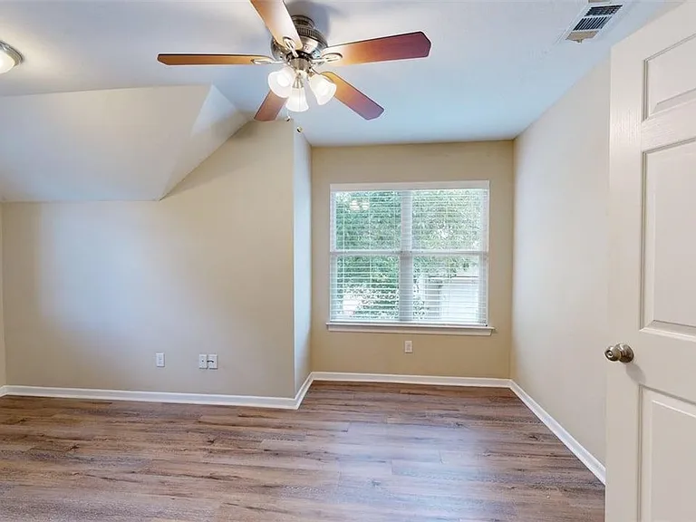 1724 Boardwalk Ct — Photo 31