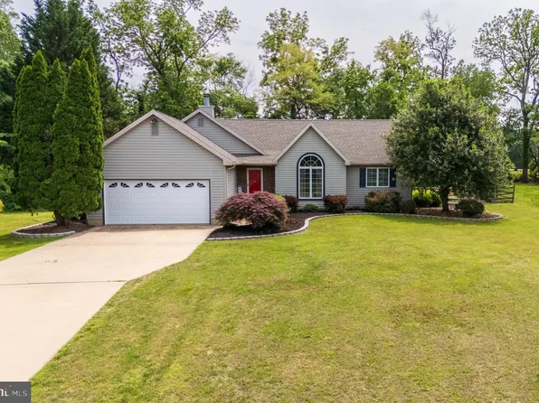 49 W Huntington Cir, Dover, DE 19904