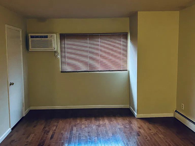 2913-21 Burnet Ave #5 — Photo 5
