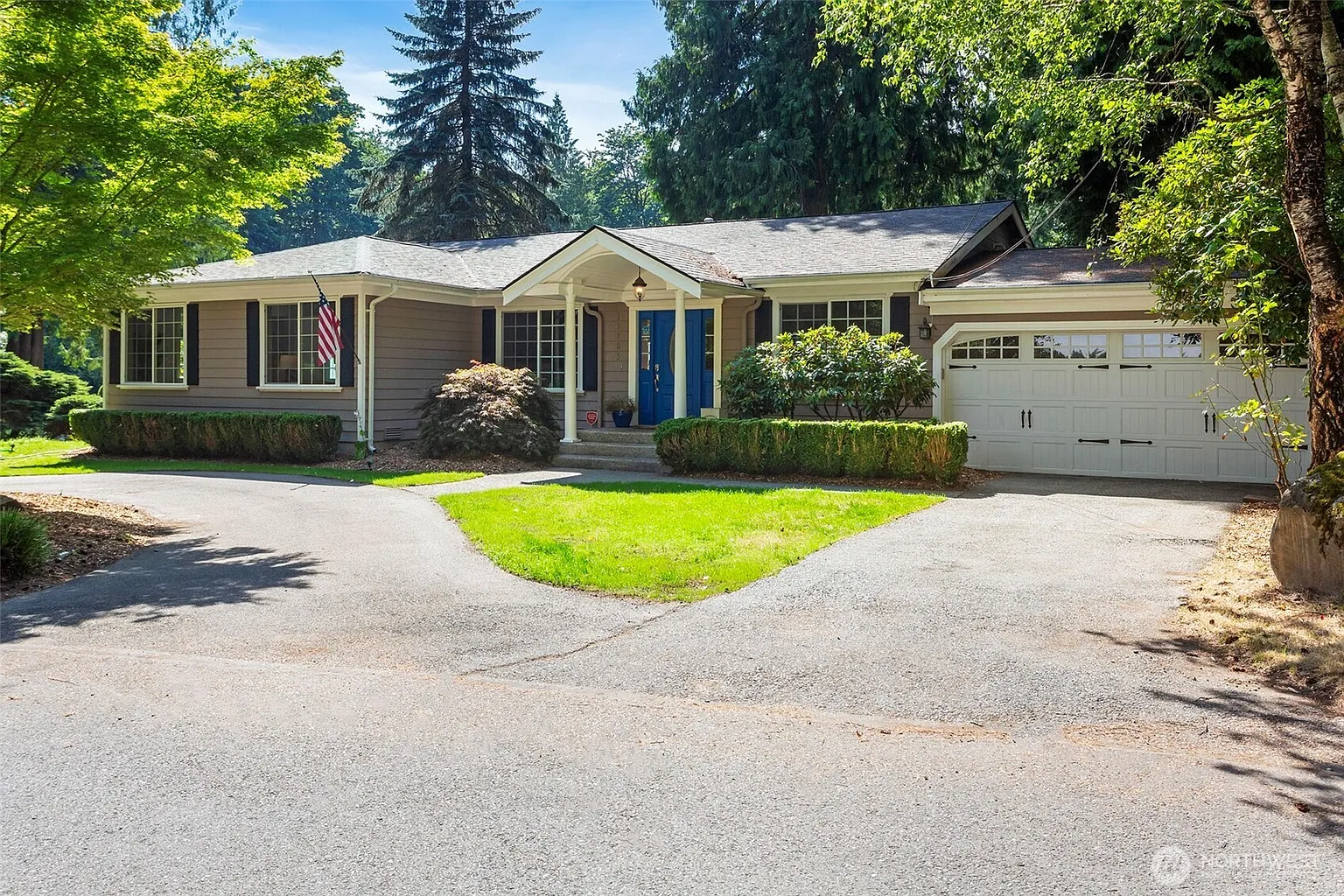 13805 W Lake Kathleen Drive SE photo 1