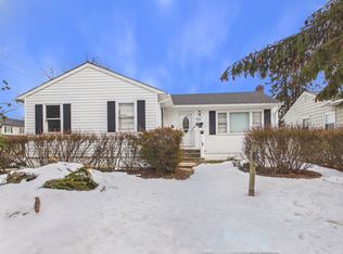 830 Palmer Ave, Middletown, NJ 07748