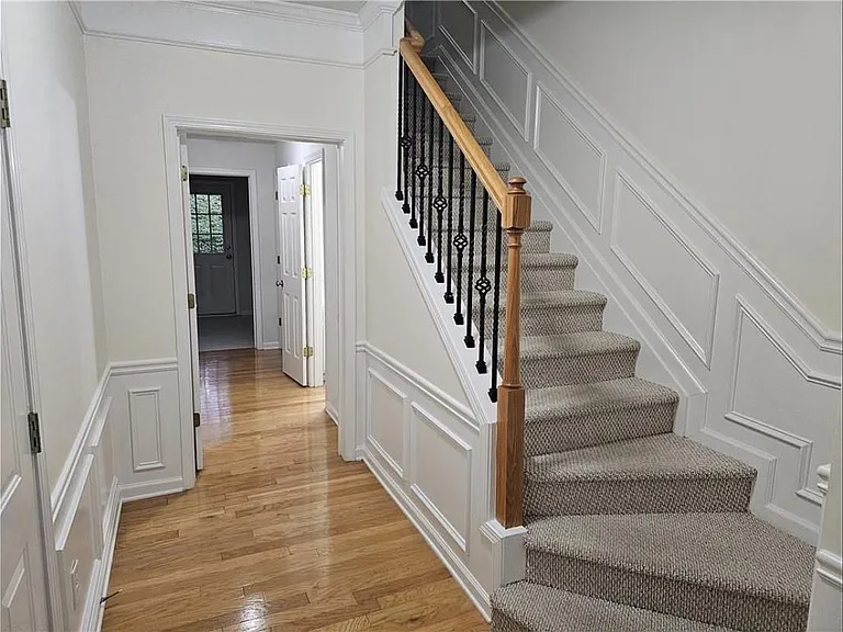 1028 Thornborough Dr — Photo 26