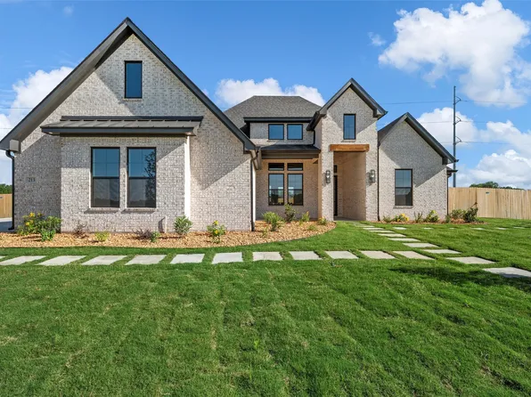 213 Amistad Cir, Mc Gregor, TX 76657