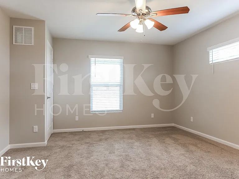 729 SW Estate Ave — Photo 8