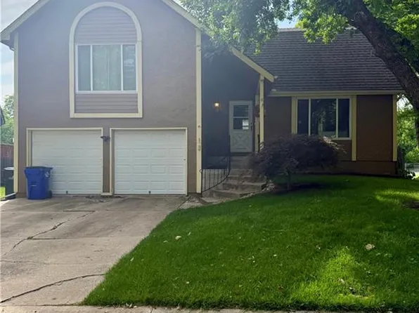 1428 S Scarborough St, Olathe, KS 66062