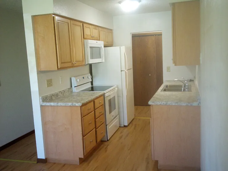 3916 E 4th St — Photo 12