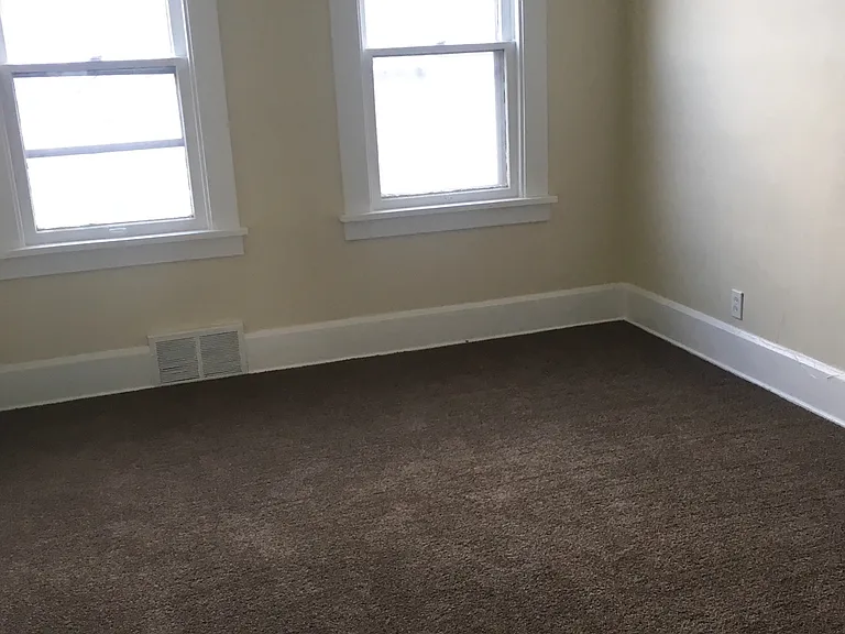 10701 Vernon Ave — Photo 7
