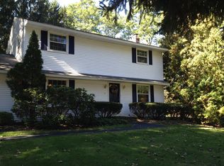 38 Bayberry Dr, Halfmoon, NY 12065