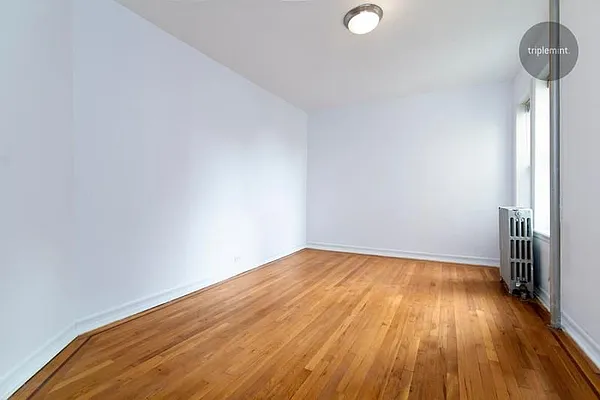 Sold by Triplemint | media 5