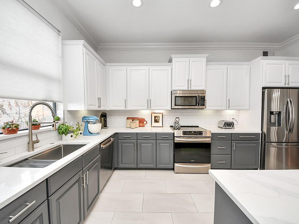 1st image of 2120 Kipling St APT 208