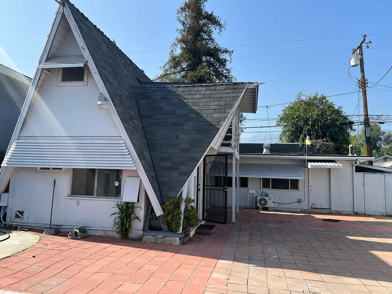 3 bed, 1200 sqft, $2,600 — Photo 1