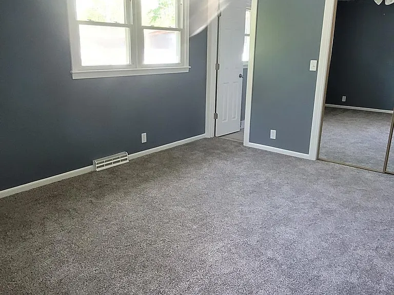 1107 Surrey Rd — Photo 35