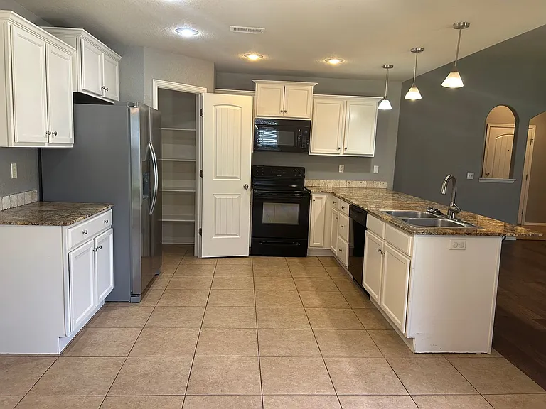 6234 Cord Ave — Photo 3