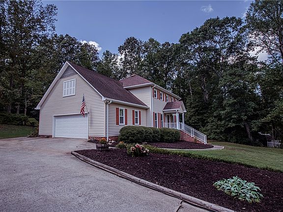 2nd image of 67 Washington Dr