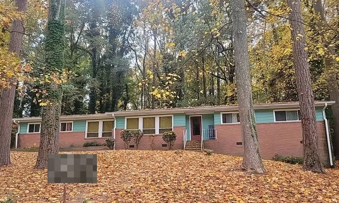 2345 Country Club Ln SW photo 1